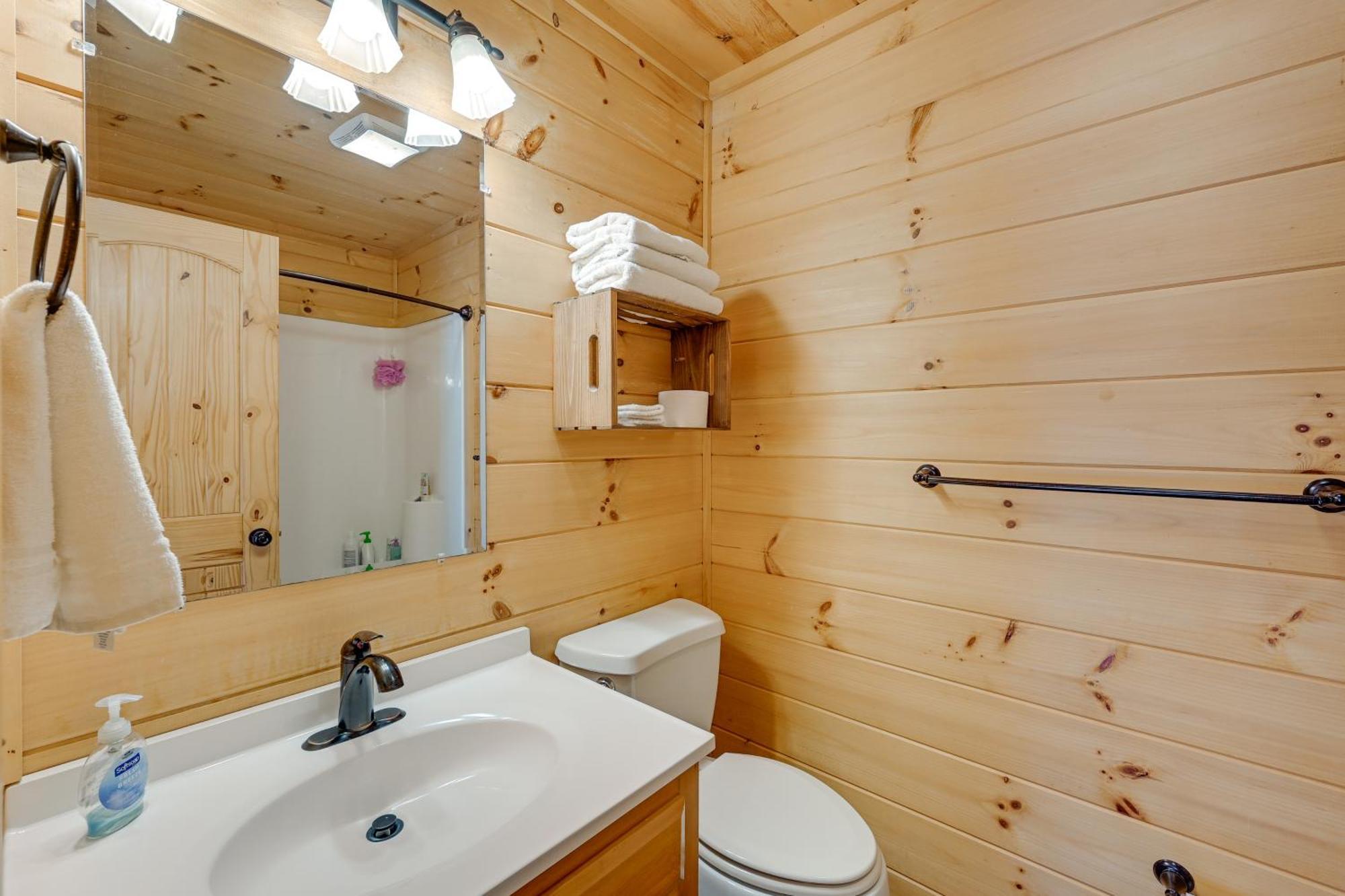 Warm And Cozy Cabin With Deck On Top Of The Blue Ridge Fancy Gap Exteriér fotografie